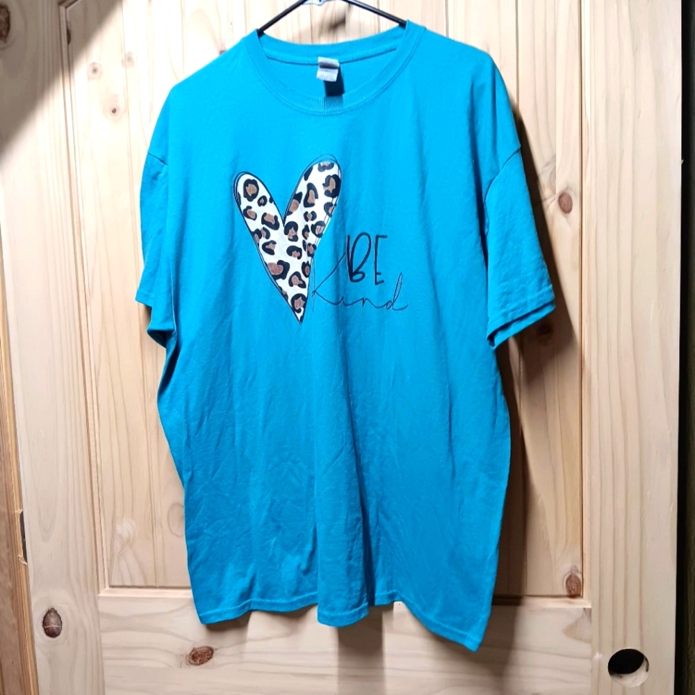 Be Kind  Graphics Short Sleeve Tee Vibrant Cotton Comfort EUC